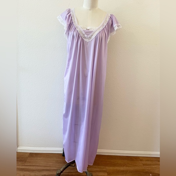 Erica Loren Intimates & Sleepwear Vintage Erica Loren Lavender